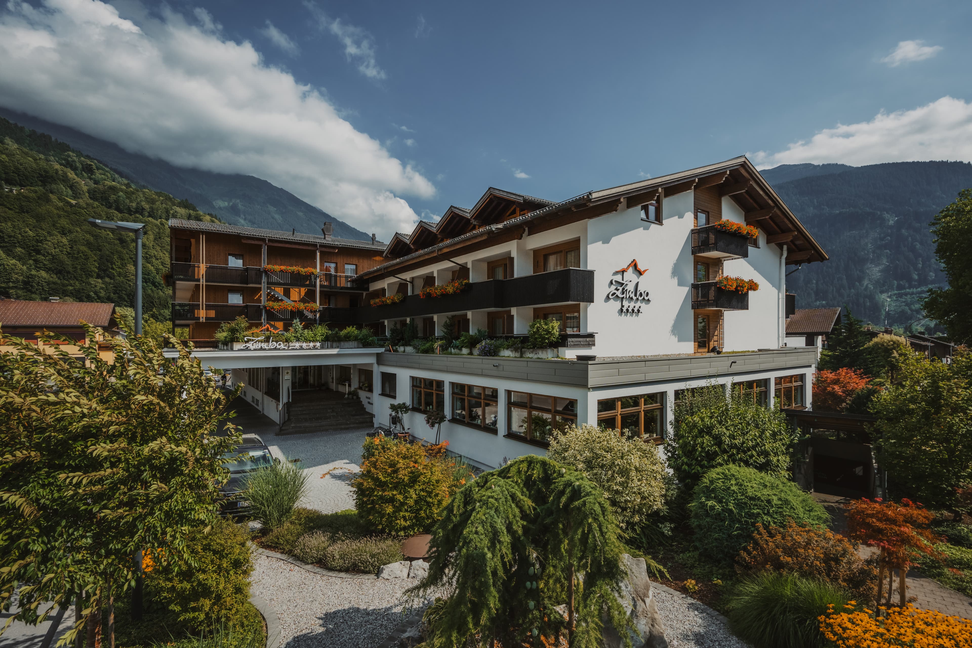 Hotel Zimba Außenaufnahme22_03.jpg