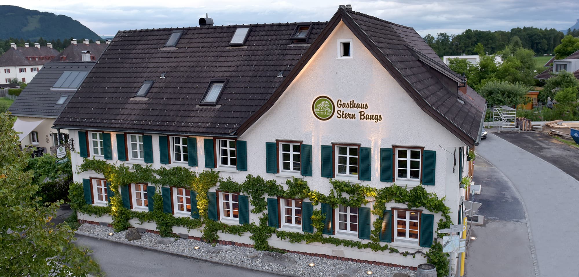haus_mit logo.jpg
